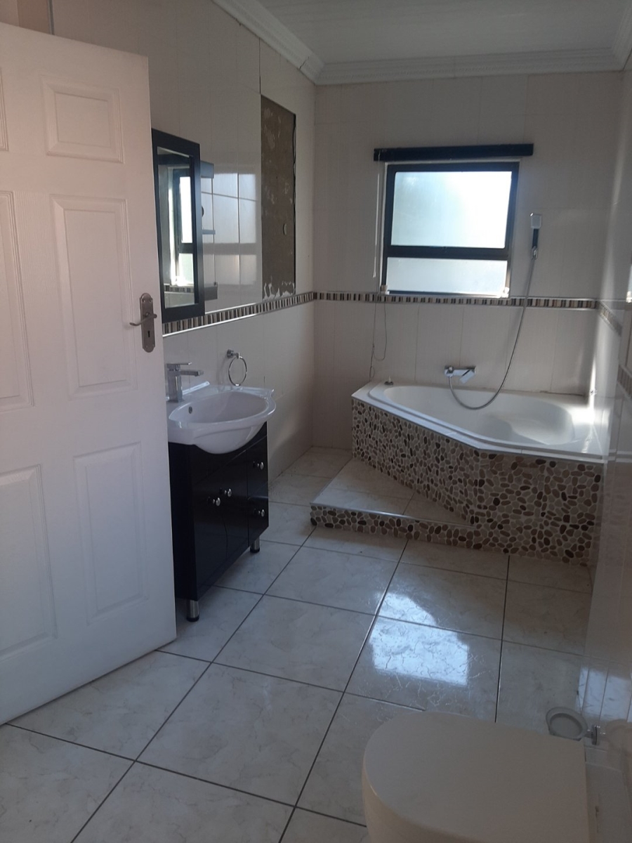 3 Bedroom Property for Sale in West Park Free State